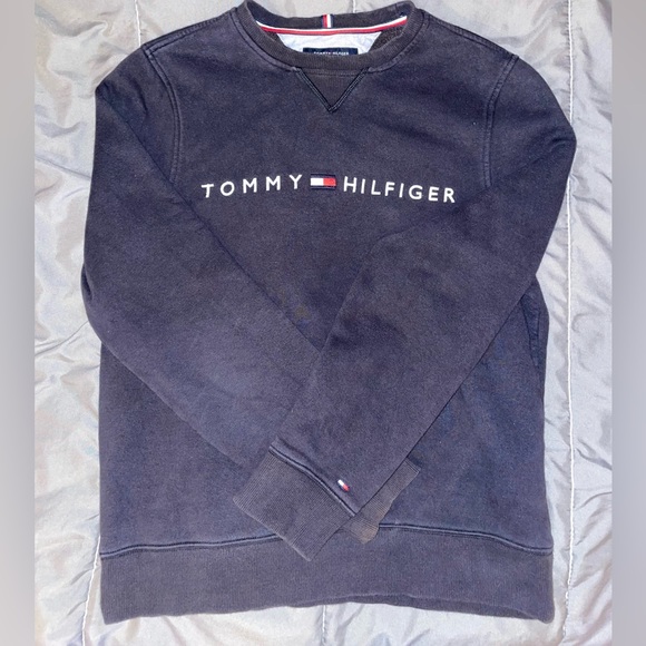 Black Tommy Hilfiger Sweatshirt, never worn - Picture 2 of 6